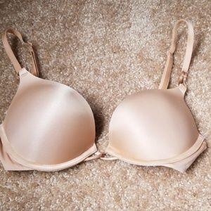 Victoria's Secret bombshell bra